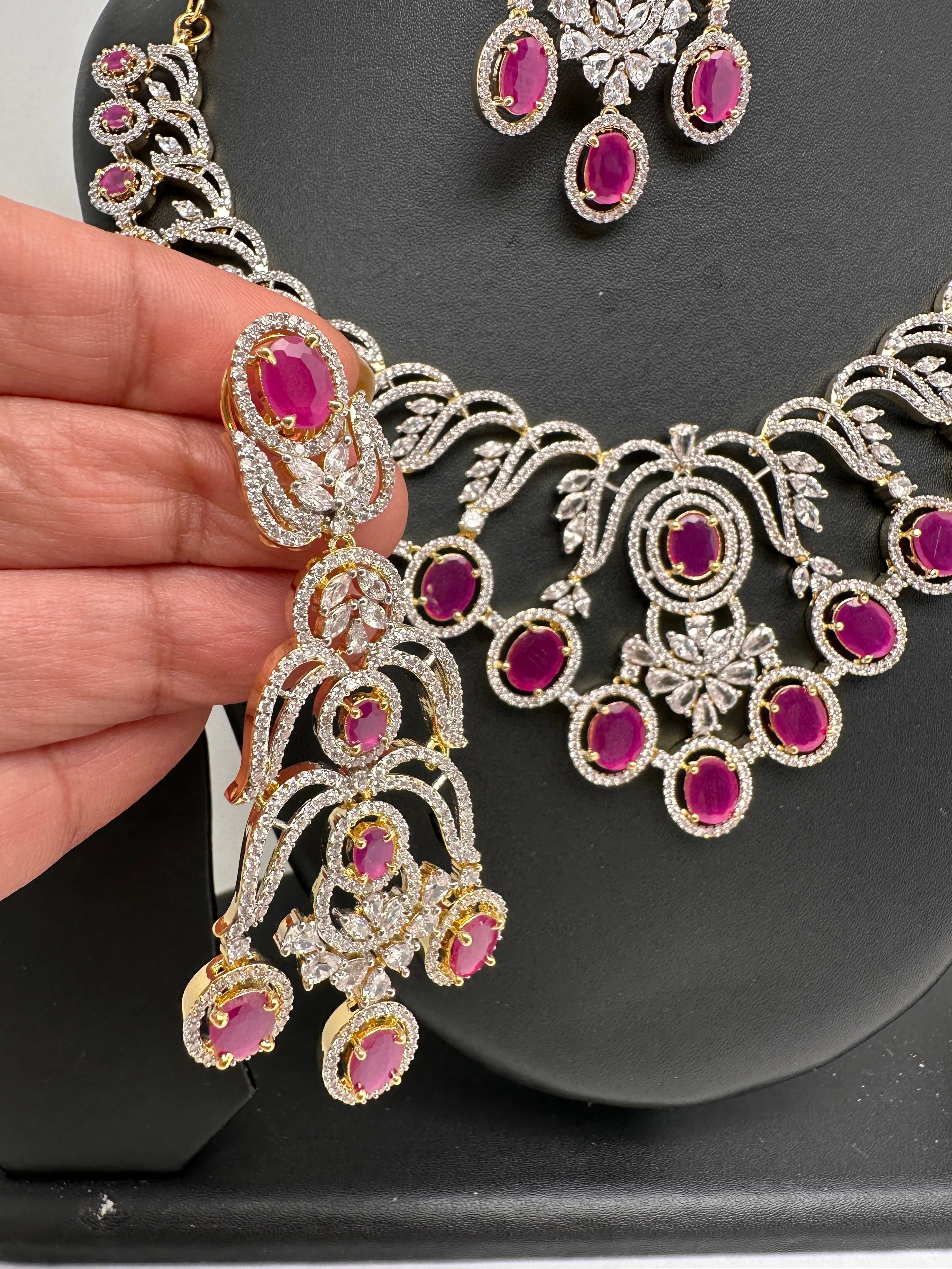 AD Color Stone Neckline Short Necklace