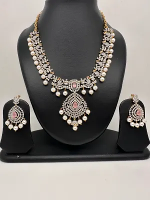 AD Color Stone Peacock Pattern Short Necklace