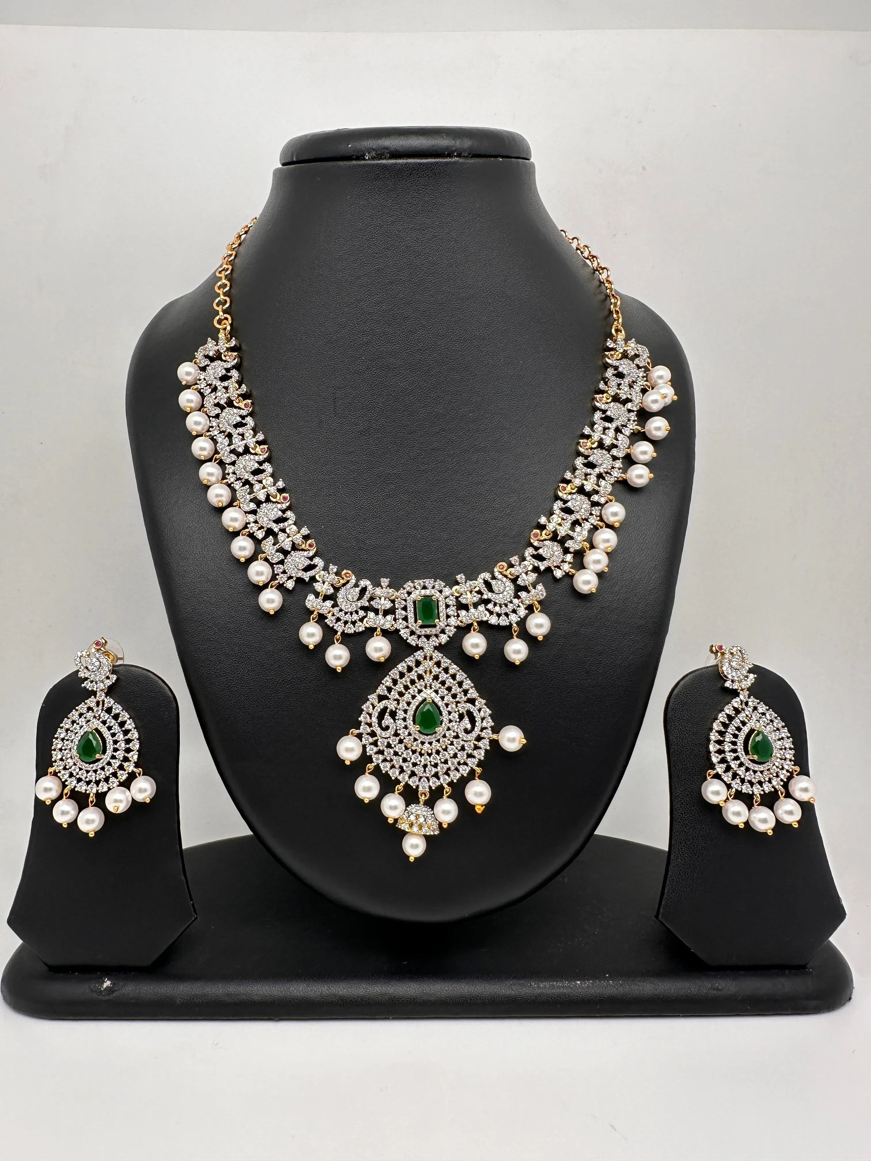 AD Color Stone Peacock Pattern Short Necklace