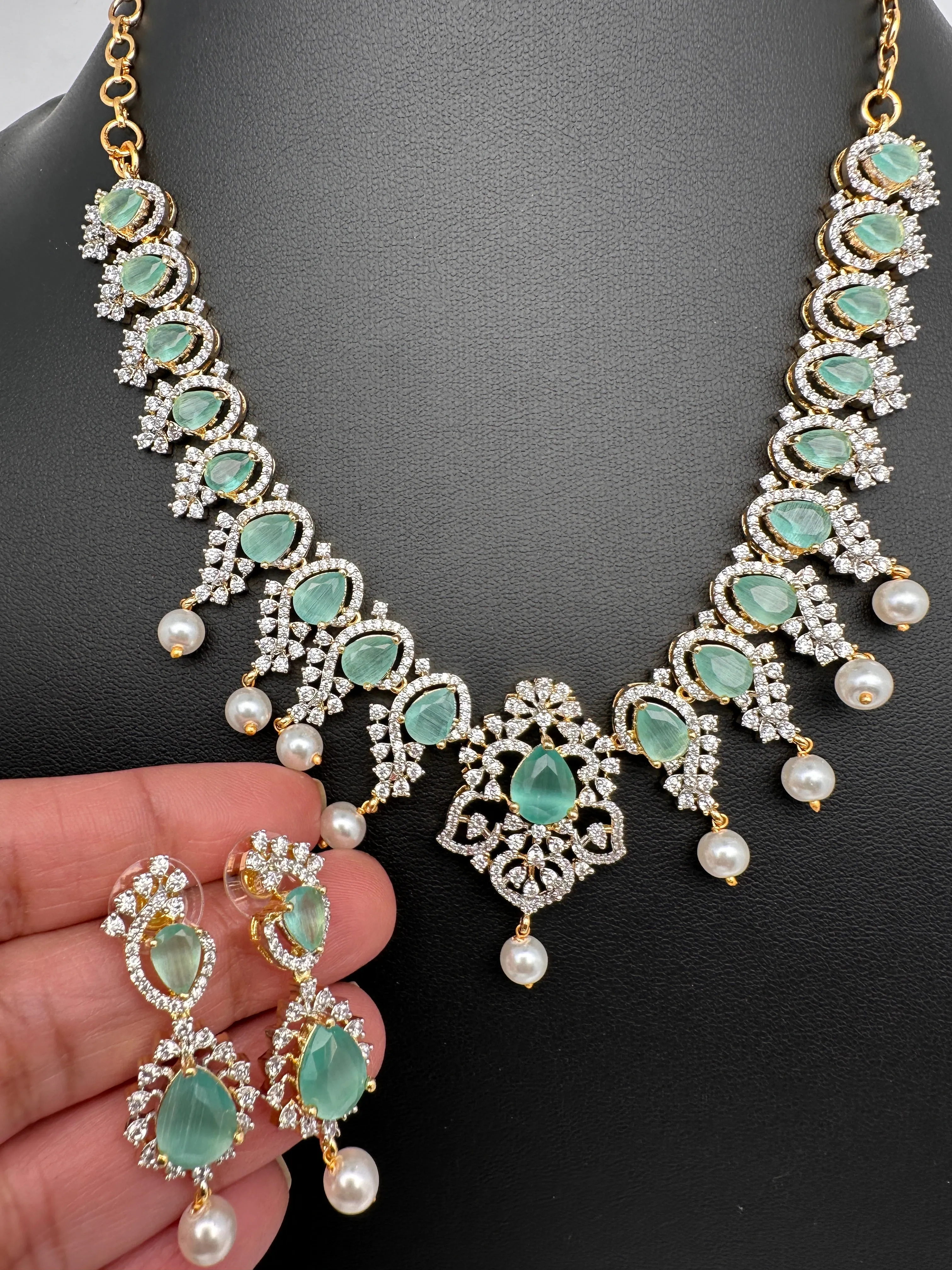 AD Color Stone Pearl Short Necklace