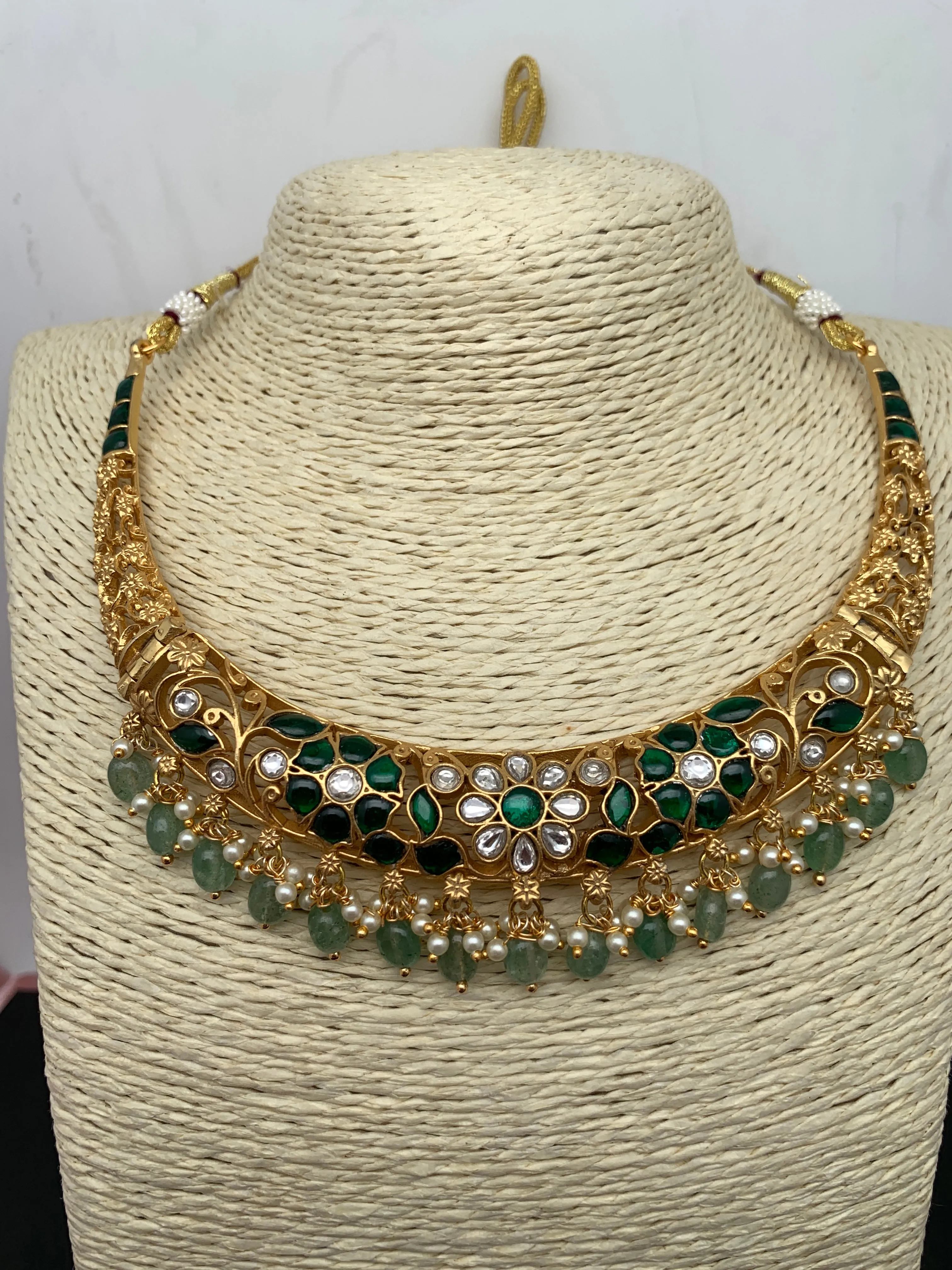 Green Jadau Kundan Emerald Beads Hasli Necklace