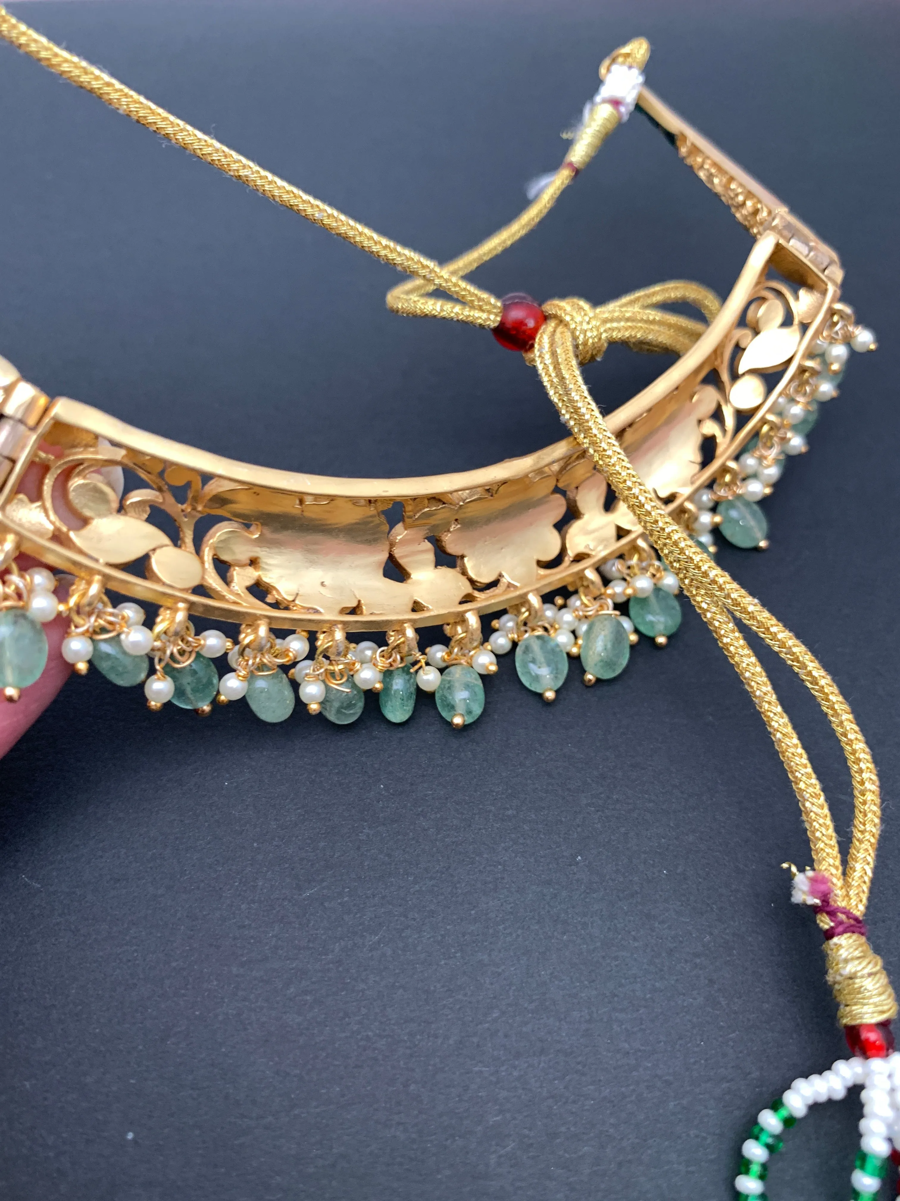 Green Jadau Kundan Emerald Beads Hasli Necklace