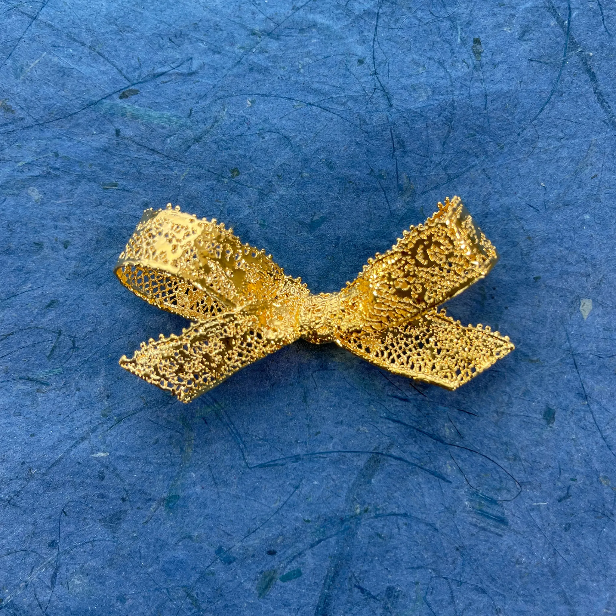 Milena Lace Bow Brooch in 24k gold